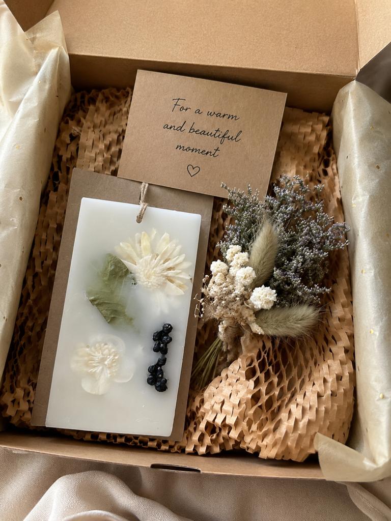 Luxe Handgemaakte Cadeaubox met Kaars & Droogbloemen, Ophalen of Verzenden, Zo goed als nieuw