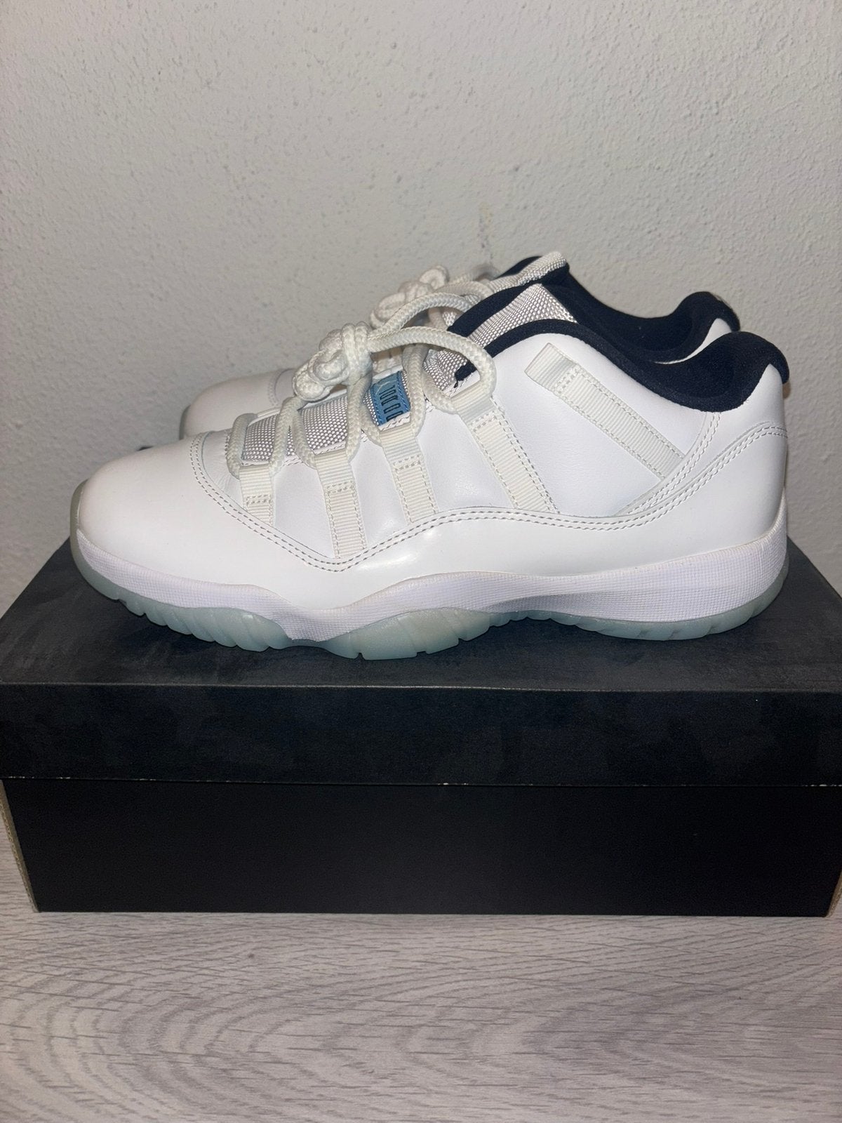 Air jordan 11 retro low, Ophalen of Verzenden, Zo goed als nieuw