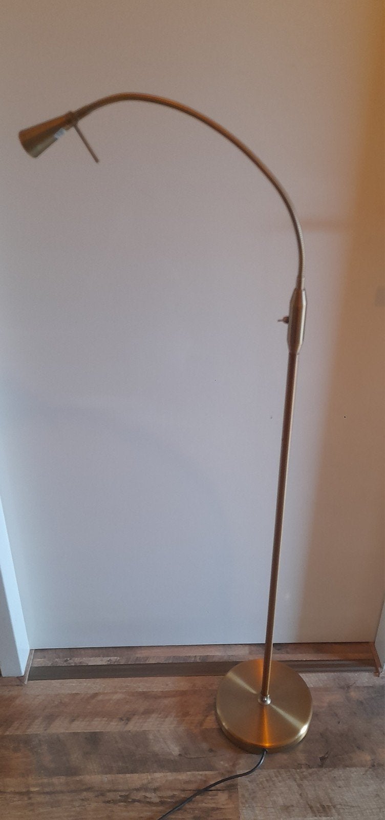 Stijlvolle bronzen vloerlamp met schakelaar ideaal lamp, Ophalen, Overige fittingen, Zo goed als nieuw, Metaal