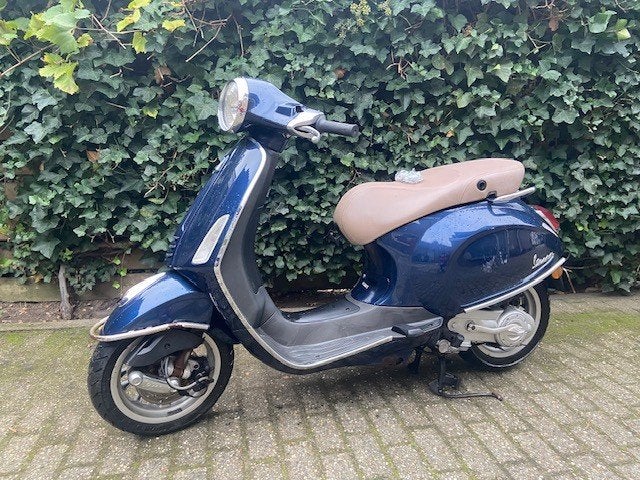 KOOPJE !!!! Vespa Primavera MOET WEG OPRUIMING, Fietsen en Brommers, Ophalen, Gebruikt, Overige modellen, Hoofdstraat 23