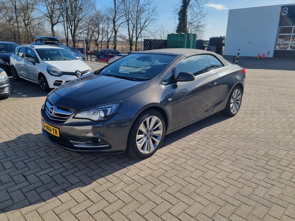 Opel Cascada 1.6 Turbo Cosmo 125KW H6 2015 Grijs, Auto's, Voorwielaandrijving, Euro 5, Zwart, 4 cilinders