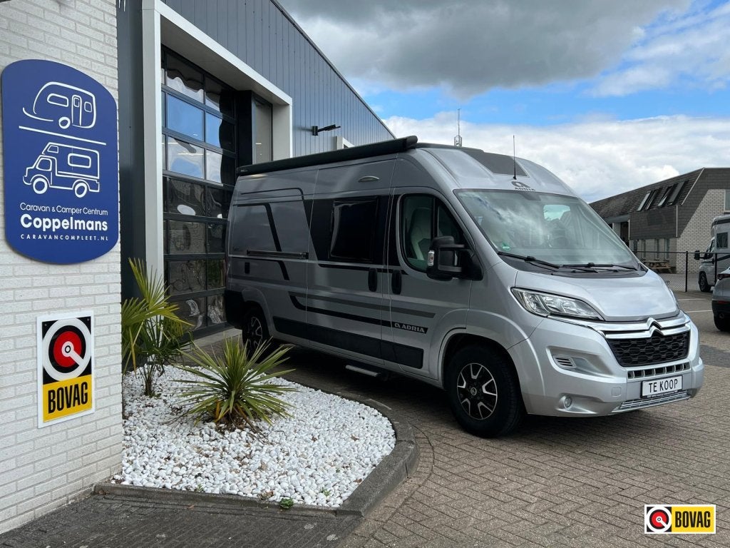 Adria Twin Axess 600 SP Luifel, Trekhaak, Fietsenrek, Carpla, Ringverwarming, Tot en met 2, Bedrijf, Diesel
