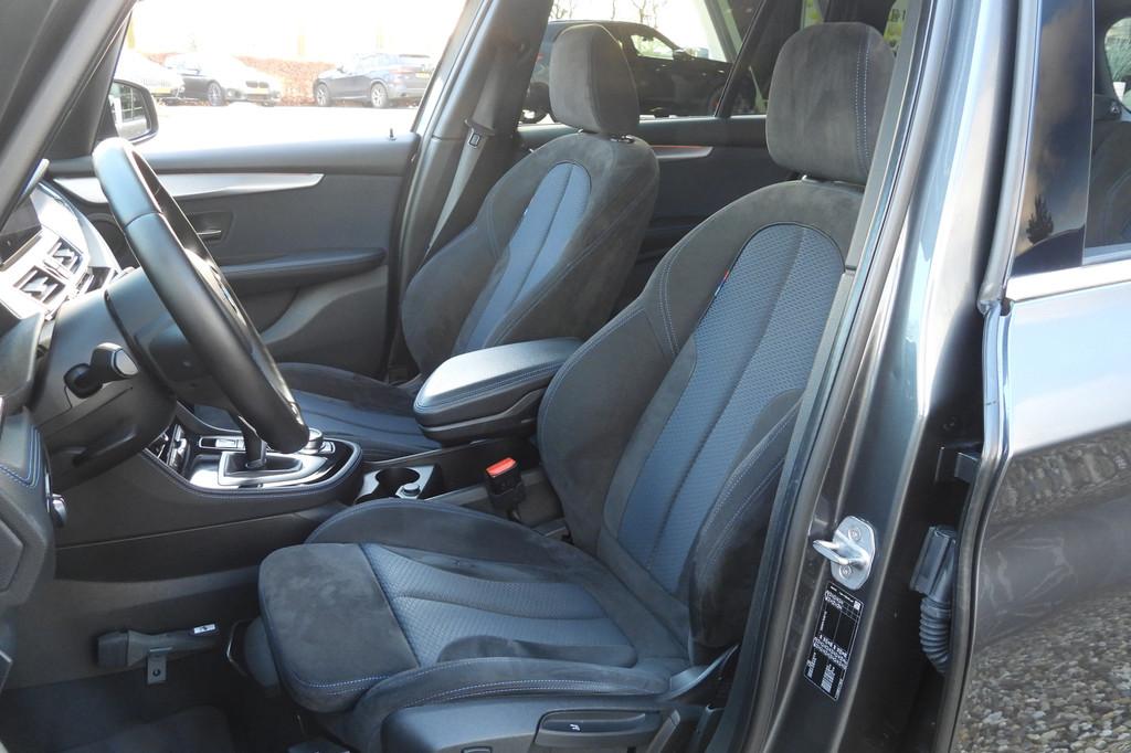 BMW 2 Serie Gran Tourer 218i Executive M Sport Automaat / Sp, Gebruikt, Alcantara, 1415 kg, Origineel Nederlands