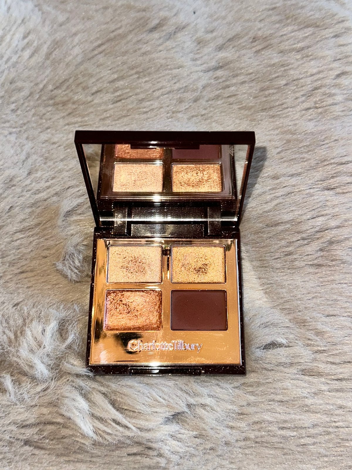 Charlotte Tilbury eye palette kleur The Queen Of Glow, Ophalen of Verzenden, Zo goed als nieuw, Overige kleuren, Handen en Nagels