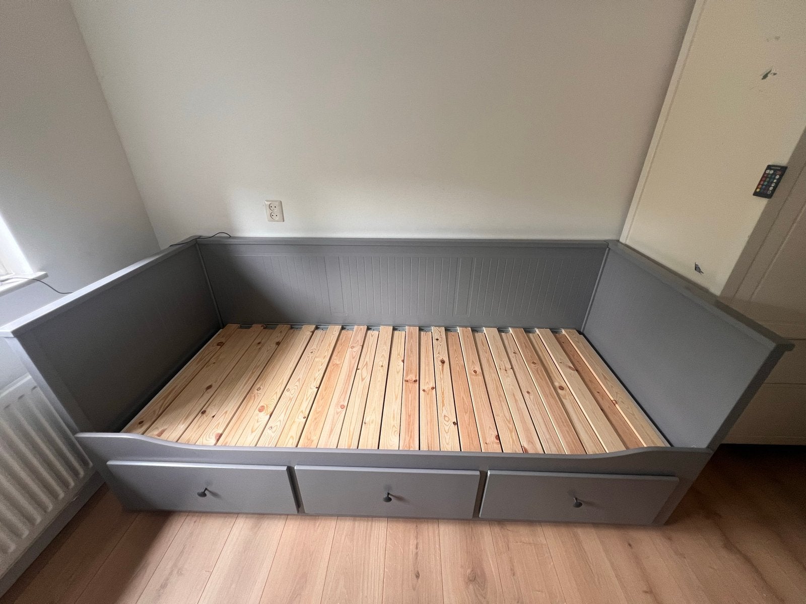 IKEA HEMNES Bedbank met 3 lades, grijs, 80x200 cm, Huis en Inrichting, Slaapkamer | Bedden, Ophalen, Tweepersoons, 80 cm, 200 cm