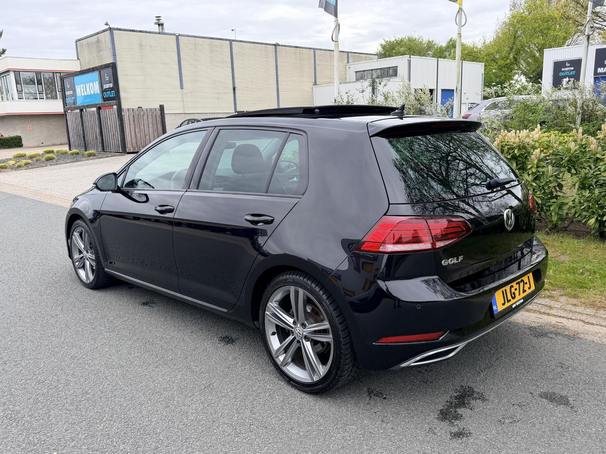 Volkswagen Golf 1.5 TSI DSG 150PK R-Line•Pano•Navi•Cam, Auto's, 4 cilinders, 150 pk, Zwart, Bedrijf