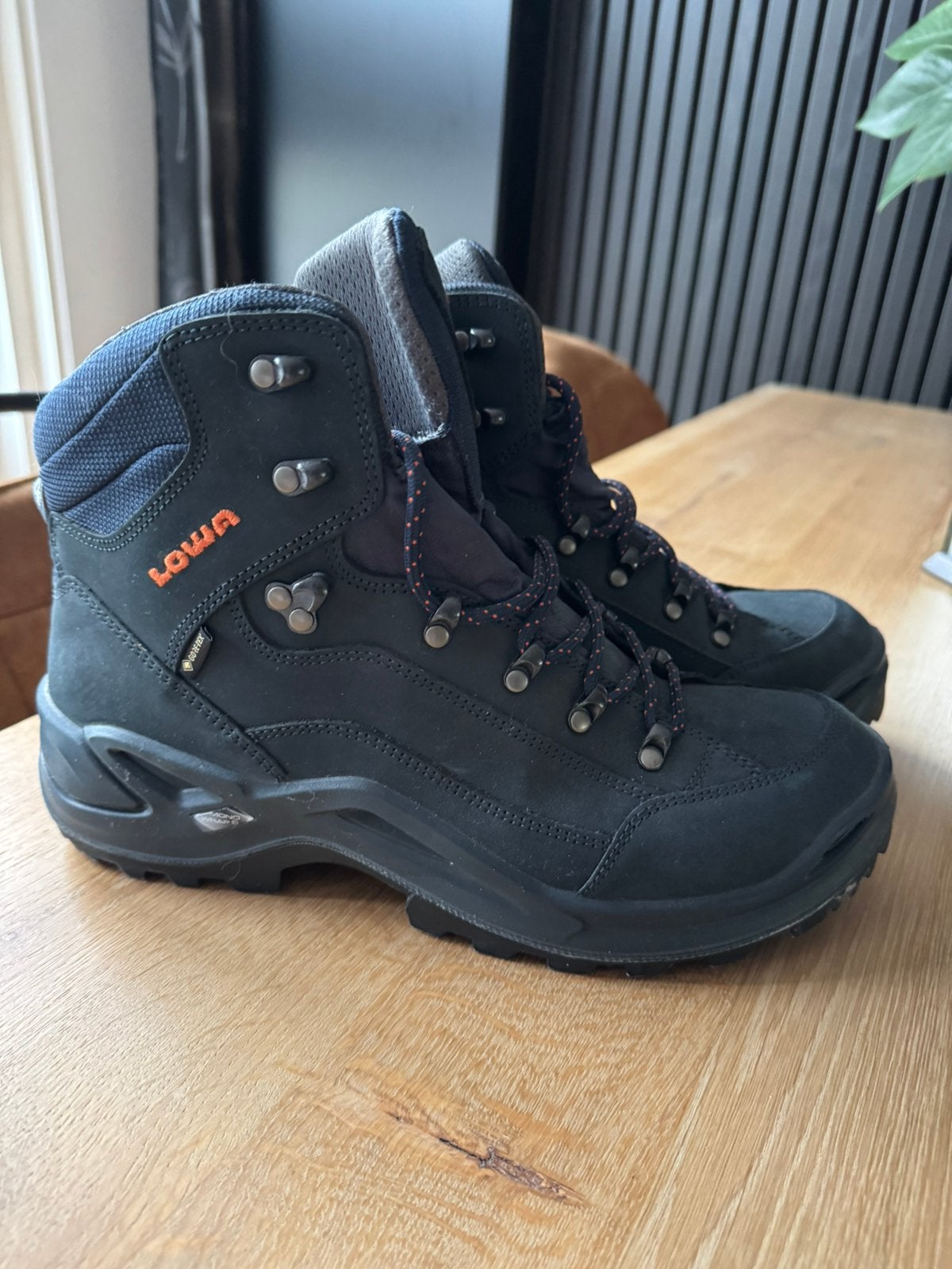 Nieuwe Lowa Renegade GTX Mid wandelschoenen maat 44,5, Ophalen of Verzenden, Nieuw, Schoenen