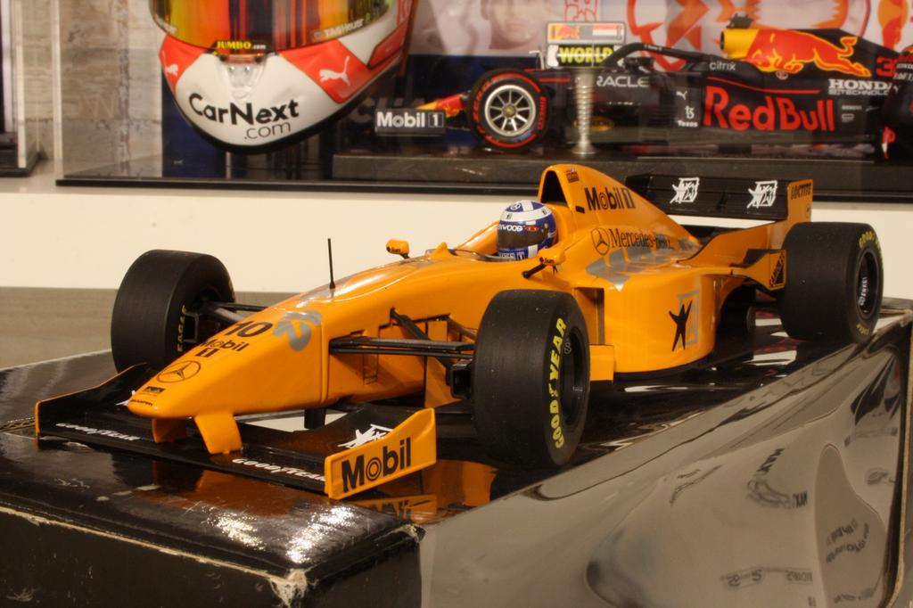 1:18 McLarem MP4-12 Testcar David Coulthard, Ophalen of Verzenden, Zo goed als nieuw, Formule 1