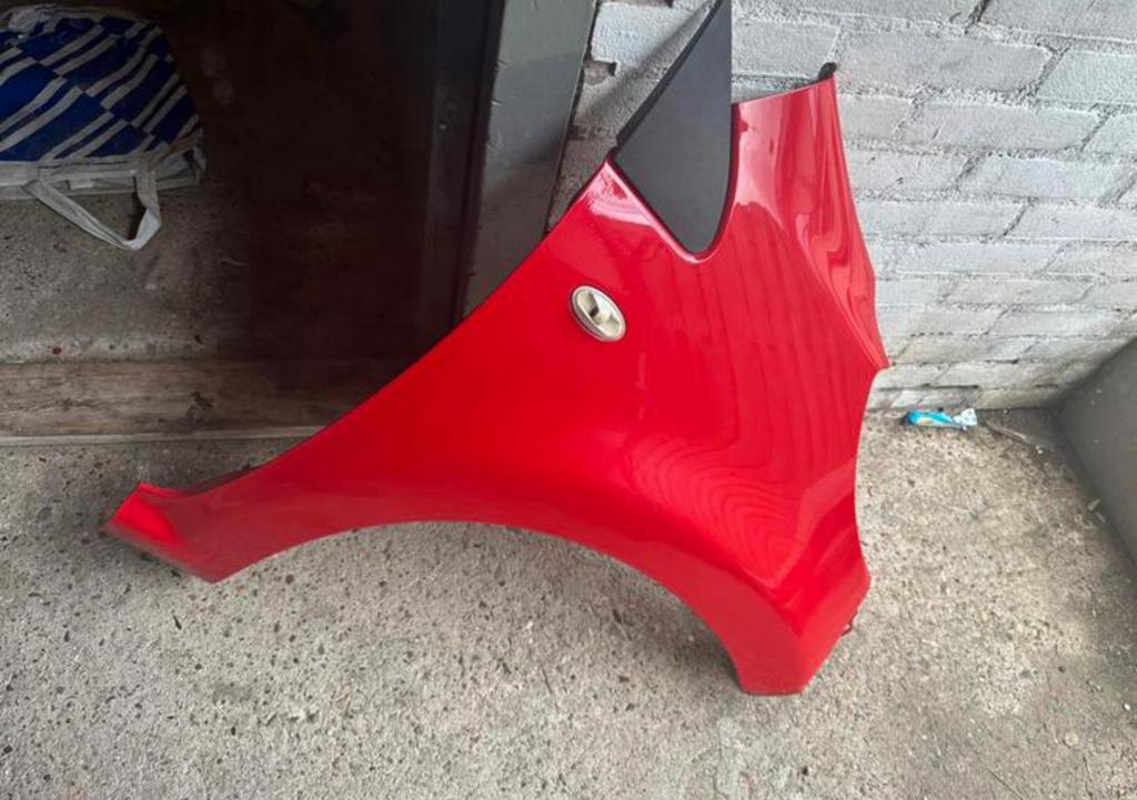 Origineel rechts of links spatbord voor C1 of Peugeot 107, Auto-onderdelen, Carrosserie en Plaatwerk, Ophalen of Verzenden, Rechts