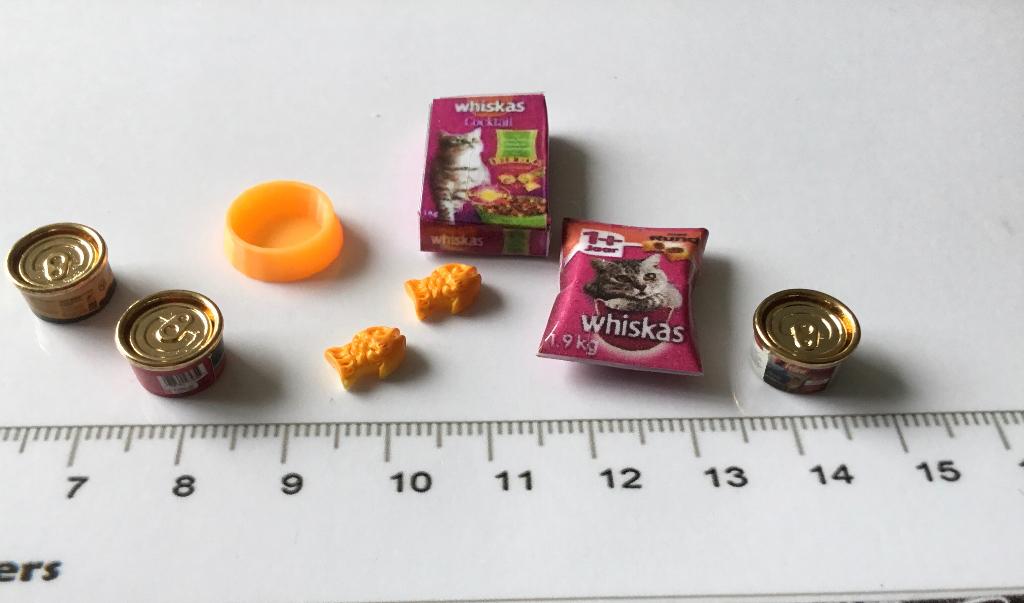 Poppenhuis miniaturen kattenvoer 260, Verzamelen, Ophalen of Verzenden, Nieuw, Poppenhuis