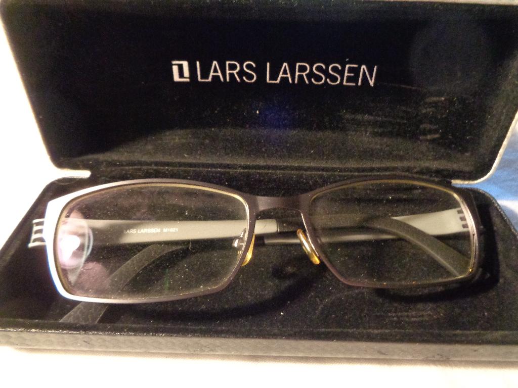 Lars Larssen  Zwart Grijs Vierkant Brilmontuur  in koker-, Overige merken, Zwart, Ophalen of Verzenden, Zo goed als nieuw