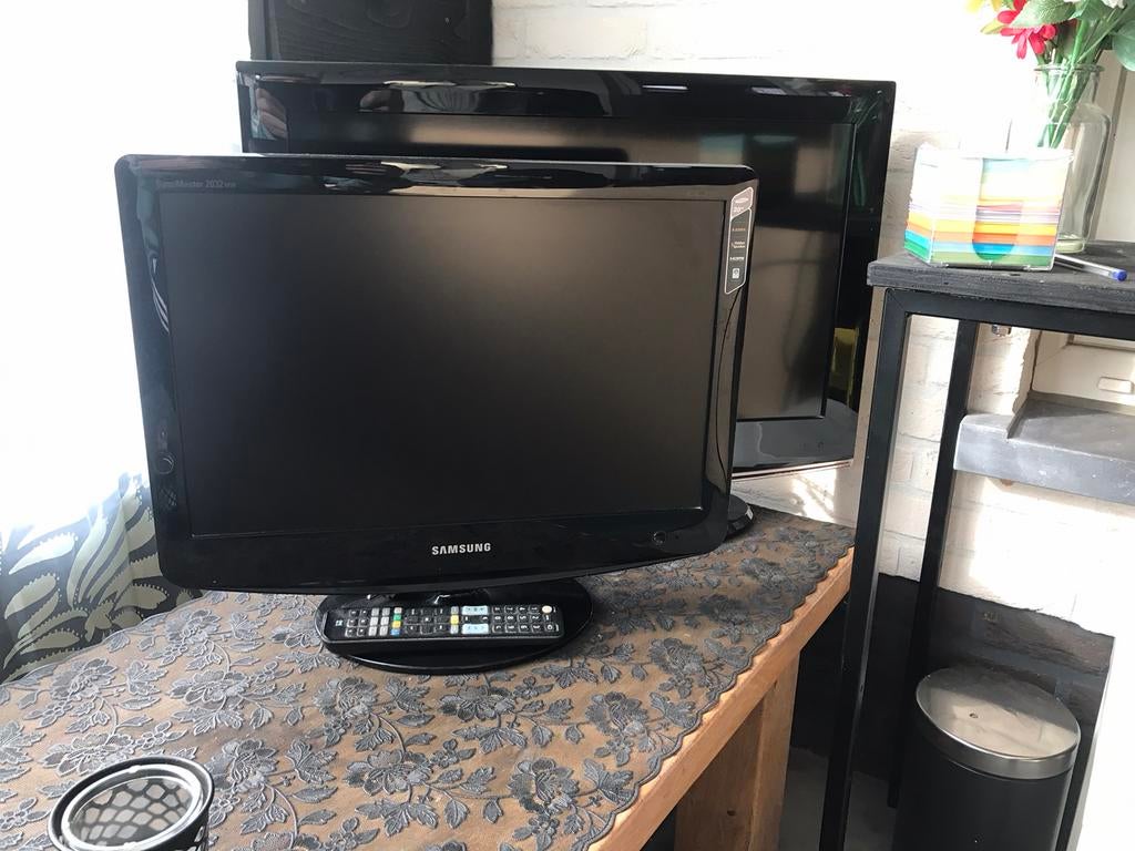 2 KLEINE SAMSUNG TV’S VAN 50 CM & 65 CM SAMEN VOOR € 199,-, Ophalen, Gebruikt, 50 Hz, Samsung