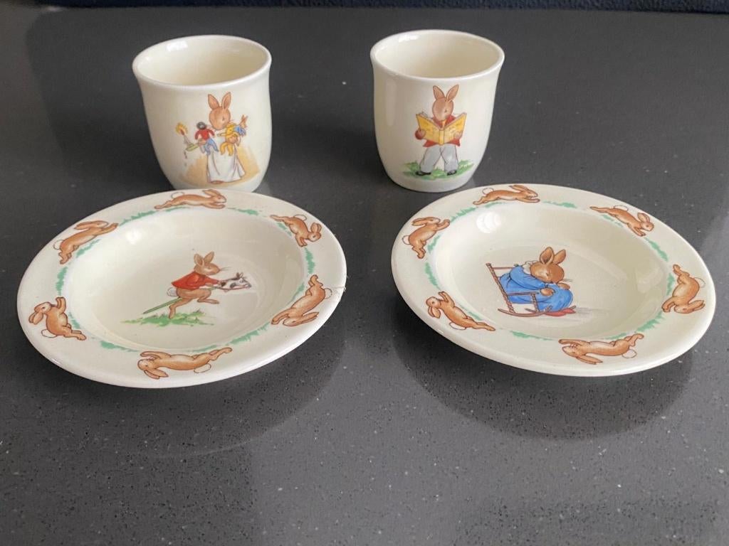 Royal Doulton BunnyKins eierdop en schotel, Ophalen of Verzenden