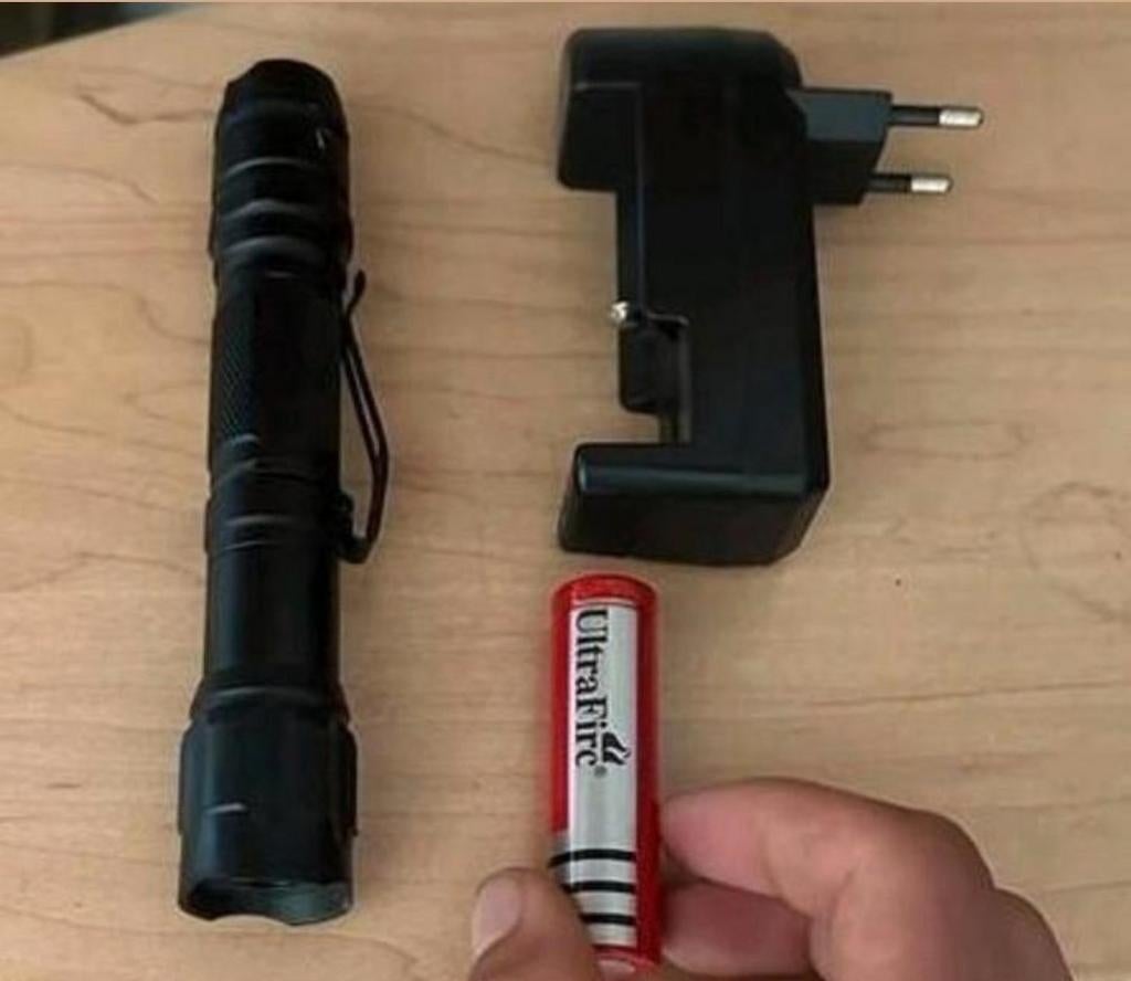 Krachtige Mooie laser zaklamp, rood en groen., Eén persoon