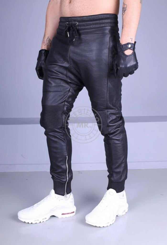 Mr.Riegillio leather jogger, Kleding | Heren, Ophalen of Verzenden, Zo goed als nieuw, Blauw, W33 - W34 (confectie 48/50)