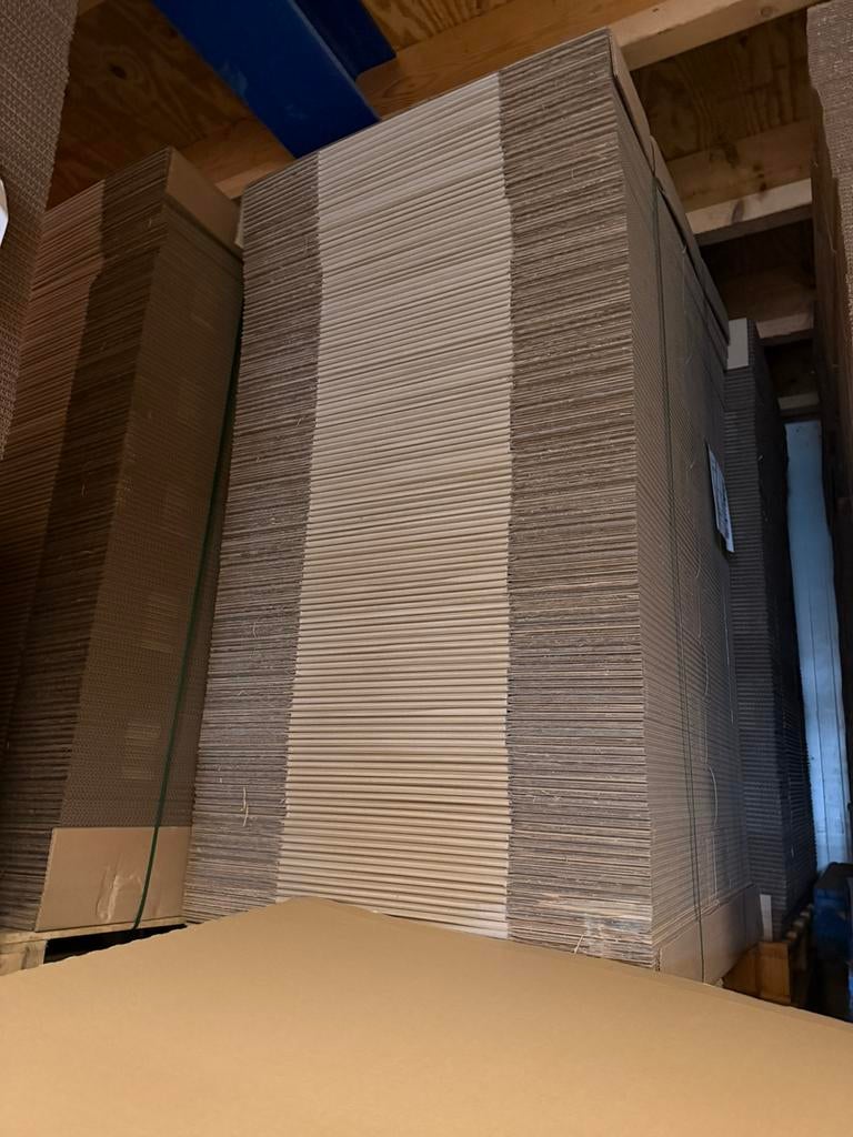 Dozen sterke Dubbelgolf  58x39x39 cm 130 stuks per pallet, Ophalen