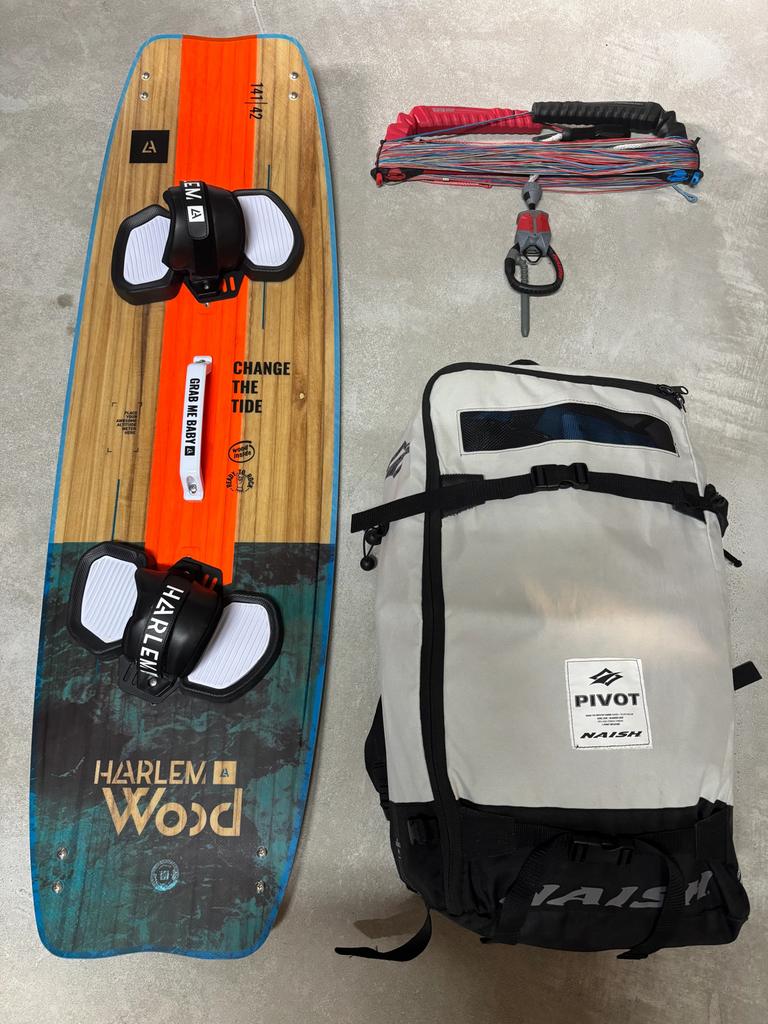 Naish Pivot S26 12m + Harlem 141x42 (NIEUW) + Naish Bar, Watersport en Boten, Kitesurfen, Ophalen, Gebruikt, Kitesurf-set, Twintip
