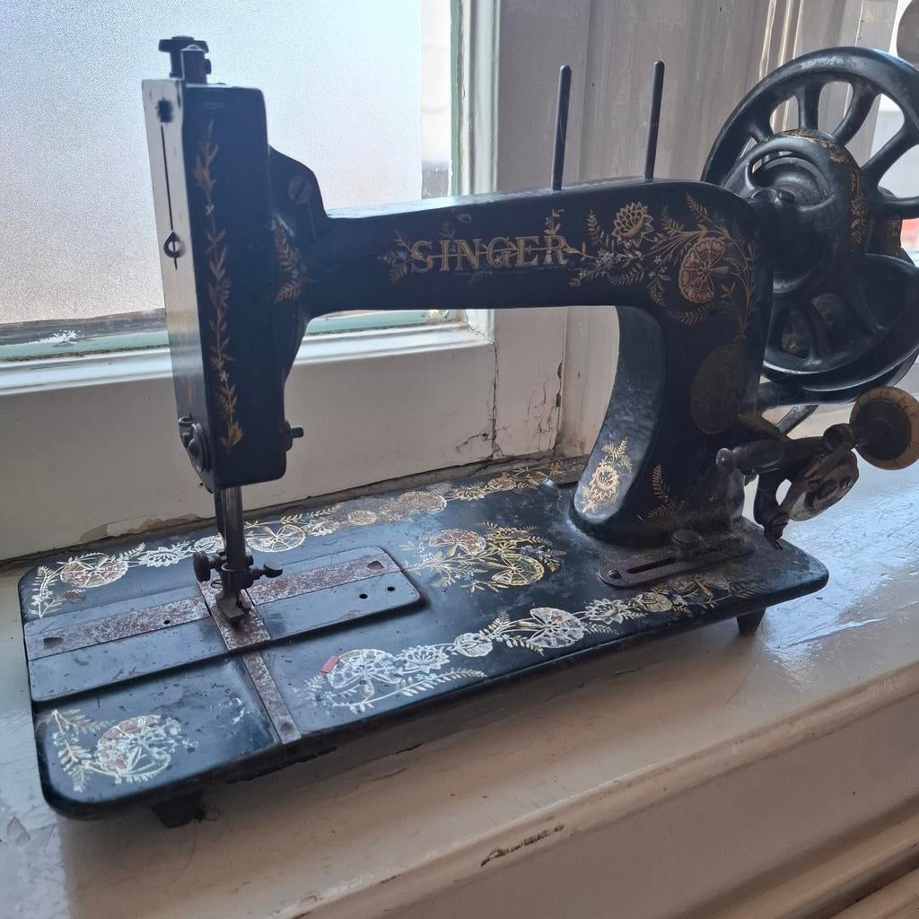 Antieke Singer Hand Naaimachine, Ophalen