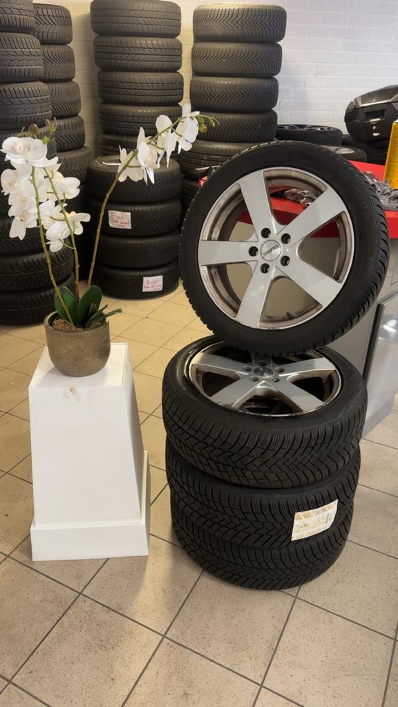 Volvo V40 Banden 17 inch, Gebruikt, Banden en Velgen, 17 inch, Personenwagen