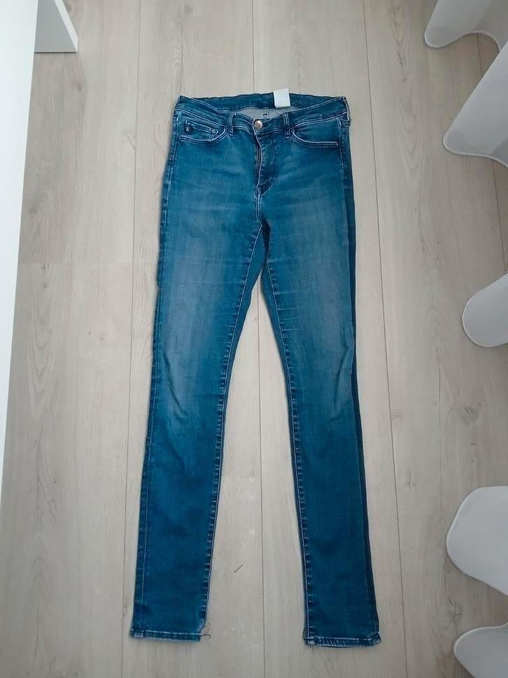 H&M lange spijkerbroek - skinny jeans regulair waist 29/32, Kleding | Dames, Spijkerbroeken en Jeans, H&M, Blauw, Ophalen of Verzenden