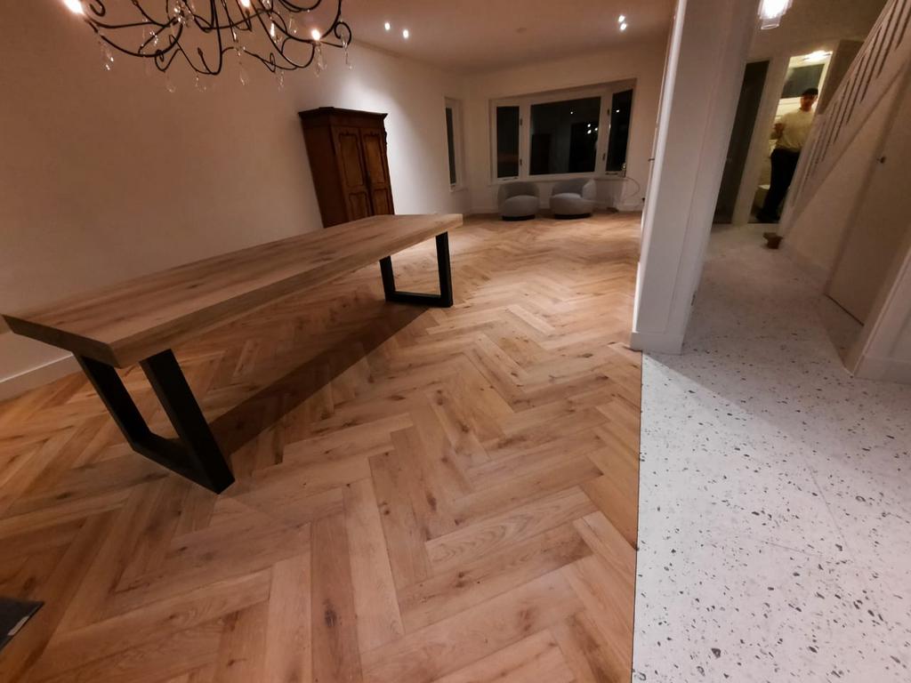 Renovatie/Stucwerk/Shilderwerk/Tegelwerk/Timmerwerk, Stucwerk