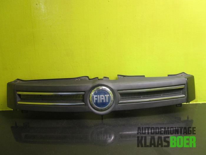 Grille van een Fiat Panda, Ophalen of Verzenden, 12 maanden garantie, Gebruikt, Fiat