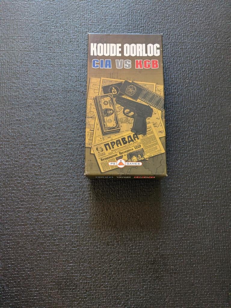 Koude Oorlog: CIA vs KGB - Kaartspel, Hobby en Vrije tijd, Gezelschapsspellen | Bordspellen, Zo goed als nieuw, Een of twee spelers