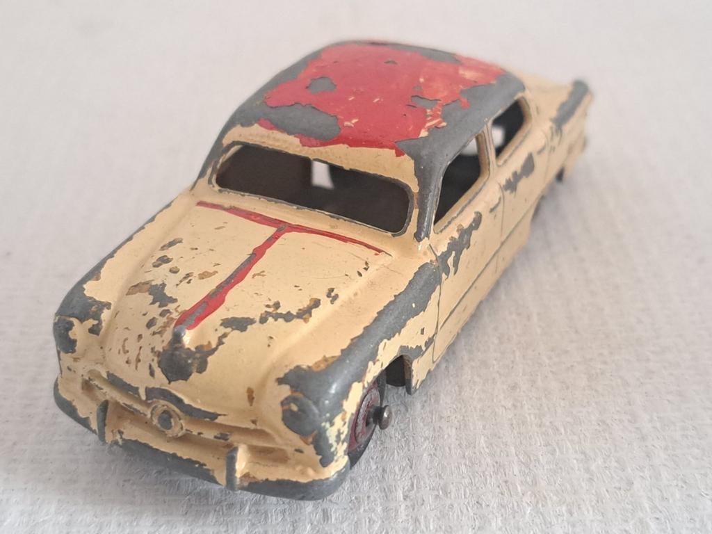 Dinky Toys Ford Sedan Jaren 50, Ophalen of Verzenden