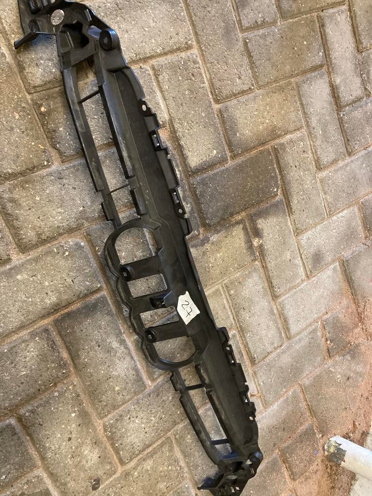 Foto 7 van Div. Onderdelen Mercedes-Benz Audi BMW Tesla Land Rover