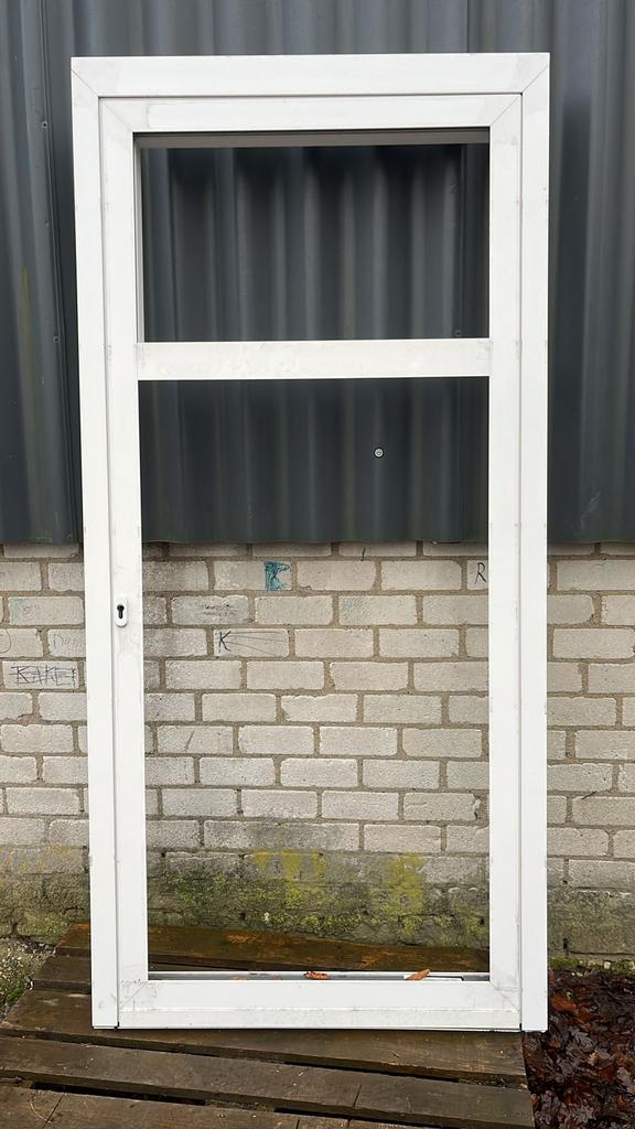 (30) Nieuwe aluminium deur incl kozijn kleine beschadiging, Deurkozijn, 150 tot 225 cm, Ophalen, 75 tot 150 cm