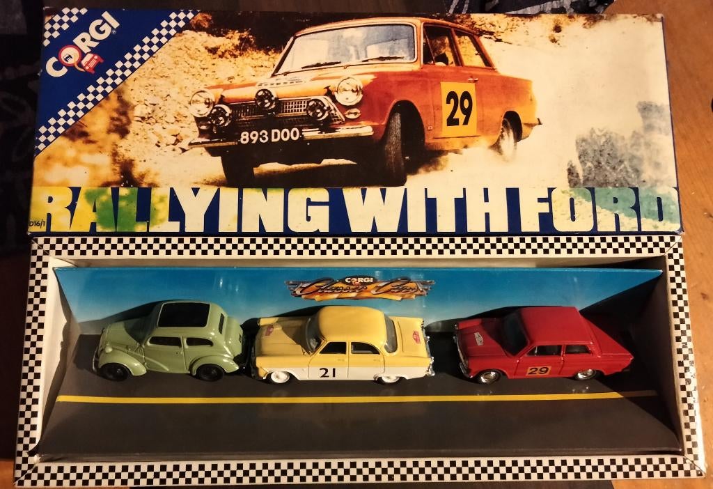 Corgi Toy Rallying Ford Gift set + certificaat 1348, Hobby en Vrije tijd, Modelauto's | 1:43, Ophalen of Verzenden, Nieuw, Auto