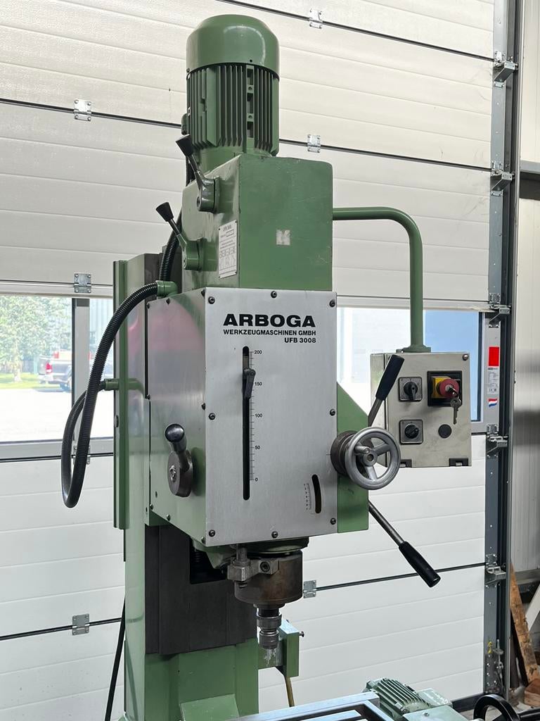 Arboga UFB 3008 tandwielgeschakelde kolomboormachine, Ophalen, Dimatech, Arboga, Strands