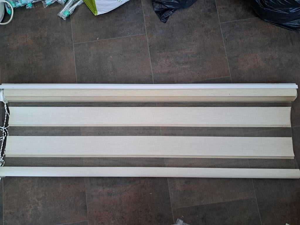 .8 Crème kleurige rolgordijn 120cm bij 160 lang verduisterd., Ophalen of Verzenden, Crème, 100 tot 150 cm, 150 tot 200 cm