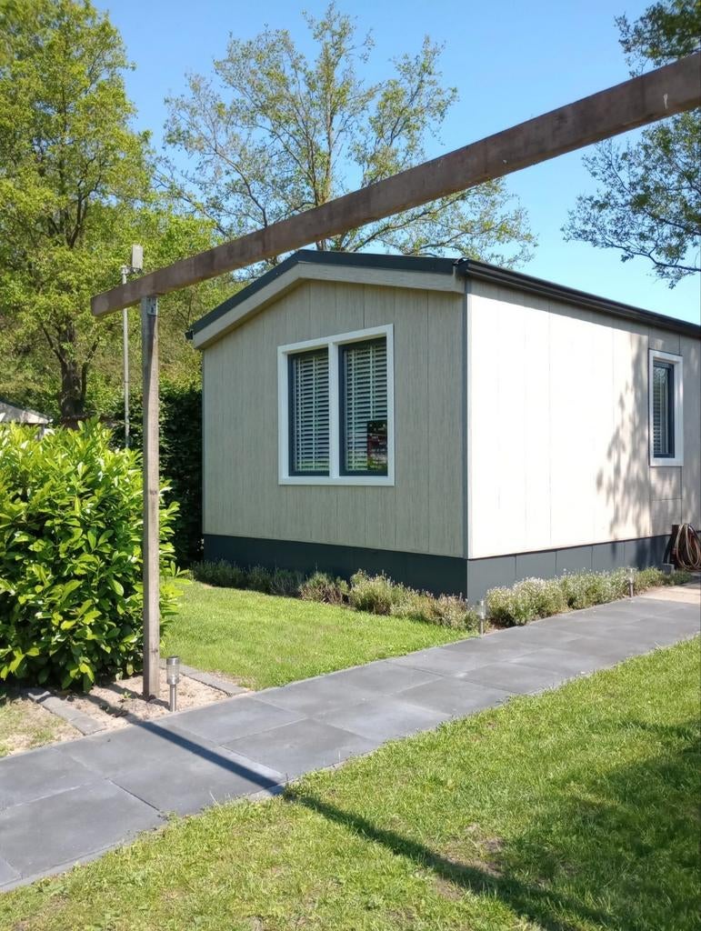 Mooie winterharde chalet te koop aan bosrand - unieke plek, Caravans en Kamperen, Verhuur