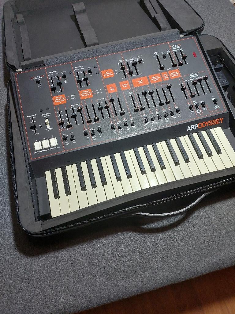 ARP Odyssey reissue – nette staat, Muziek en Instrumenten, Synthesizers, Ophalen of Verzenden, Zo goed als nieuw, Overige aantallen