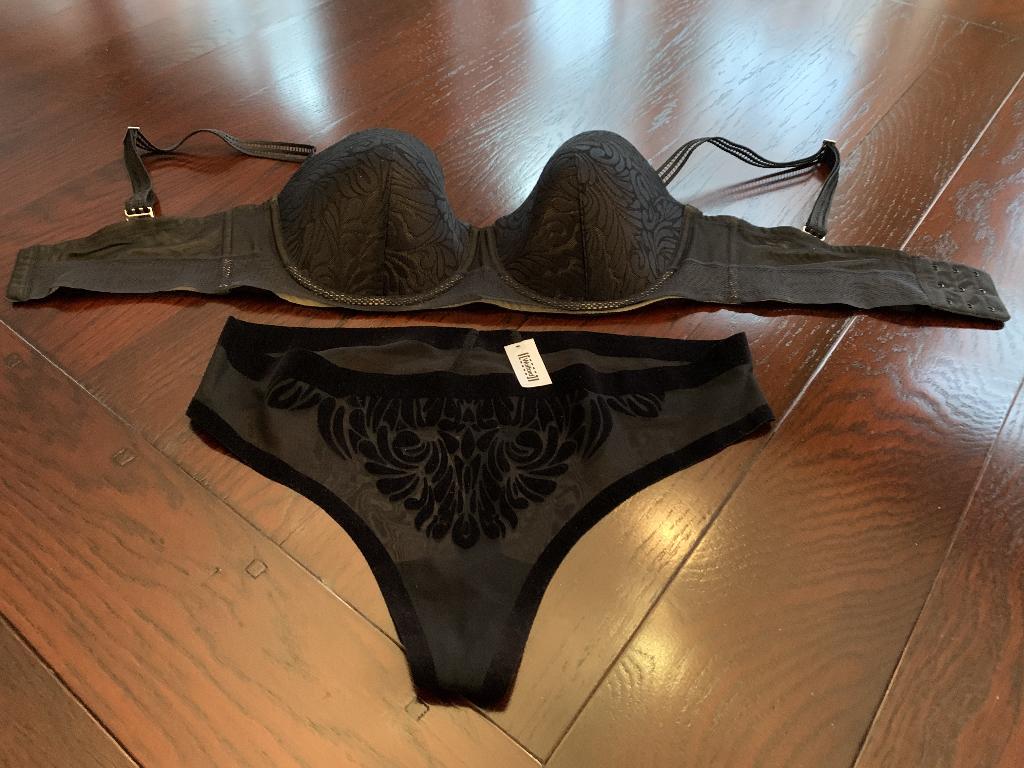 Nieuw!!! Luxe limited edition Wolford setje!, Kleding | Dames, Ondergoed en Lingerie, Wolford, Ophalen of Verzenden, Zwart, Setje