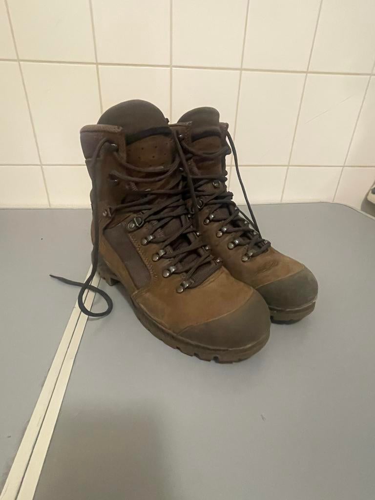 Meindl militaire wandelschoenen / leger schoenen – maat 42, Sport en Fitness, Bergsport en Wandelen, Zo goed als nieuw, Schoenen