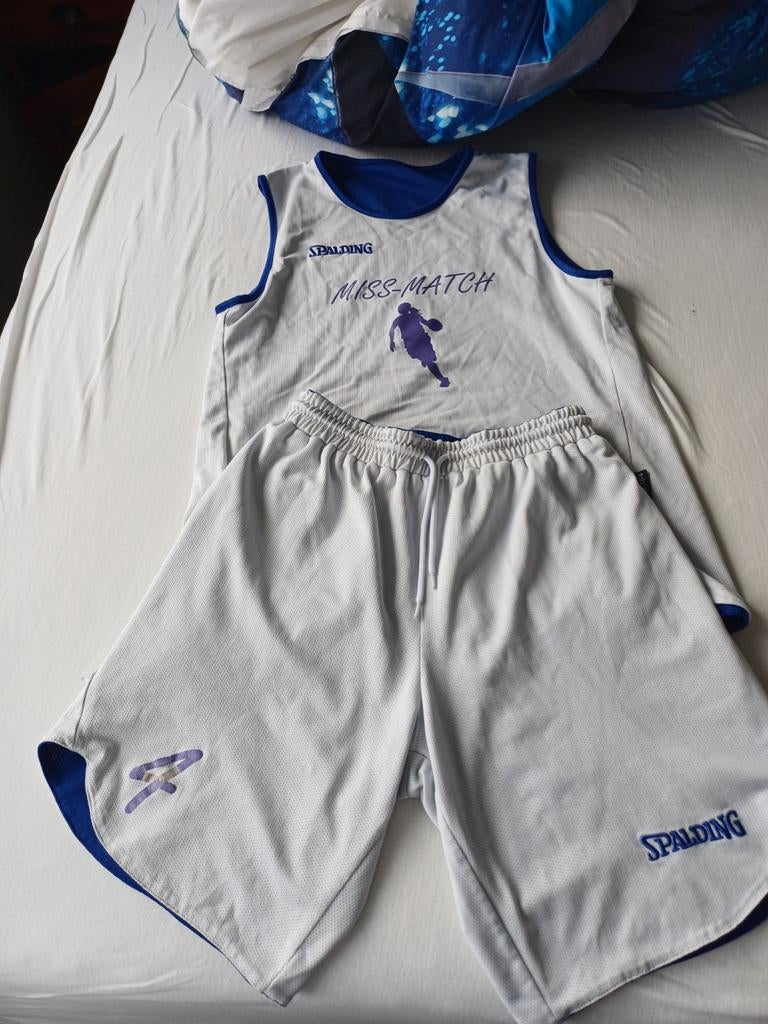 Basketbal tenue reversible wit/paars & blauw/wit, Sport en Fitness, Basketbal, Ophalen, Zo goed als nieuw, Kleding