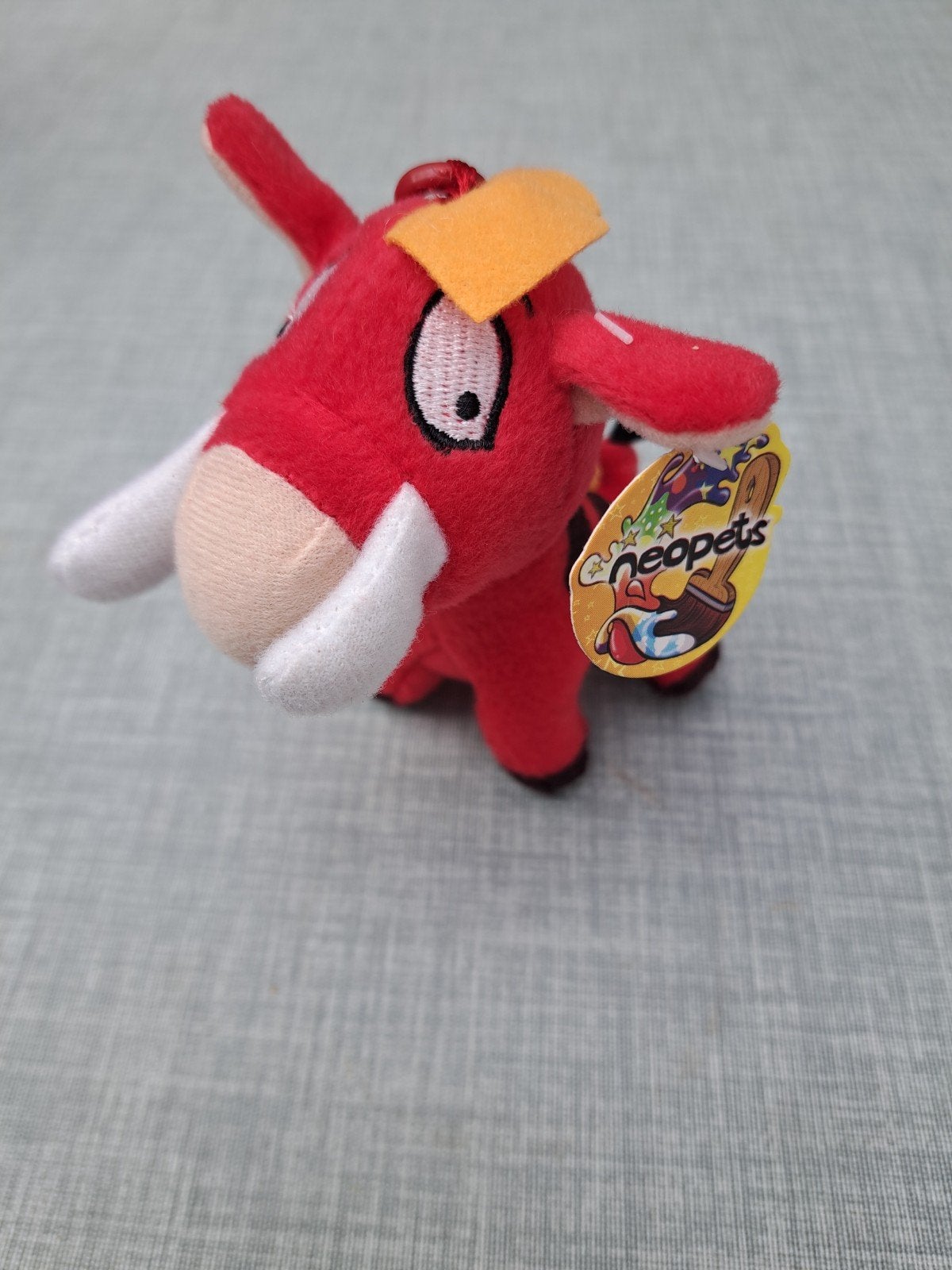Mac Donald Neopets Rode Moehog Knuffel Sleutelhanger 2004, Overige merken, Overige karakters, Overige typen, Ophalen of Verzenden