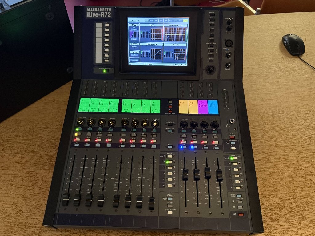Allen & Heath iLive R72 digitale geluidstafel, Muziek en Instrumenten, Ophalen, Gebruikt, 20 kanalen of meer
