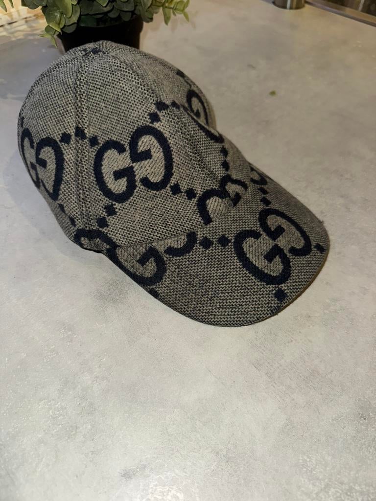 Gucci pet, Ophalen of Verzenden, Zo goed als nieuw, 58 of 59 cm (L, 7¼ of ⅜ inch), Pet