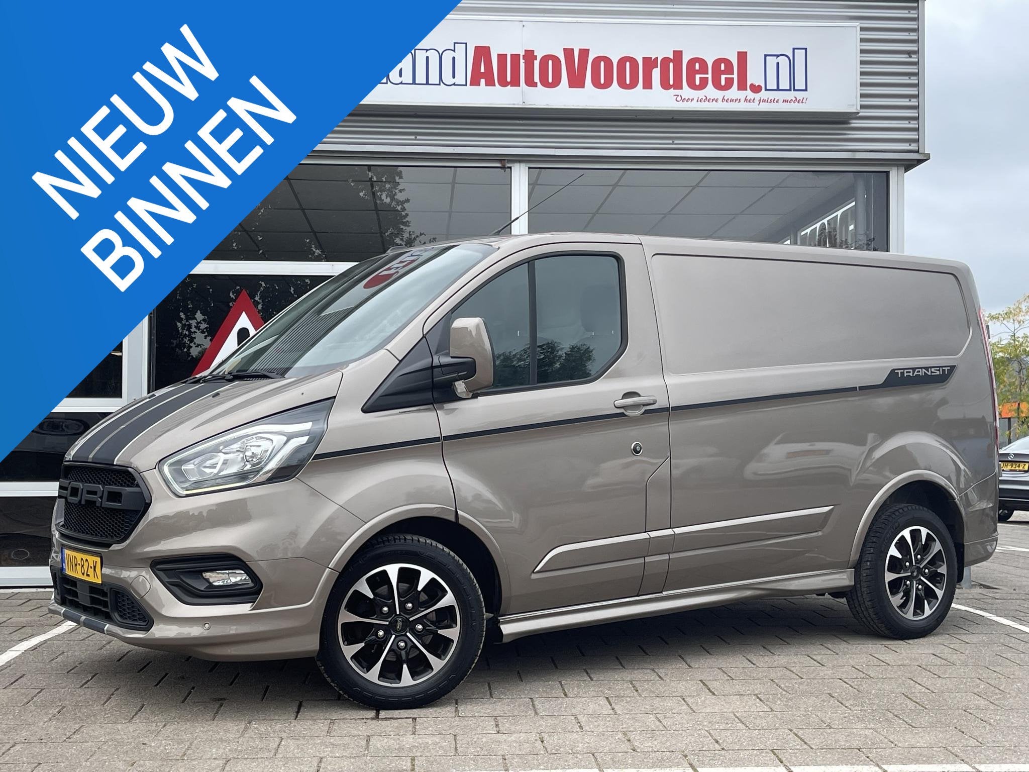 Ford Transit Custom 320 2.0 TDCI L1H1 Sport /Automaat/Stoelv, Euro 6, 4 cilinders, Met garantie (alle), Leder en Stof