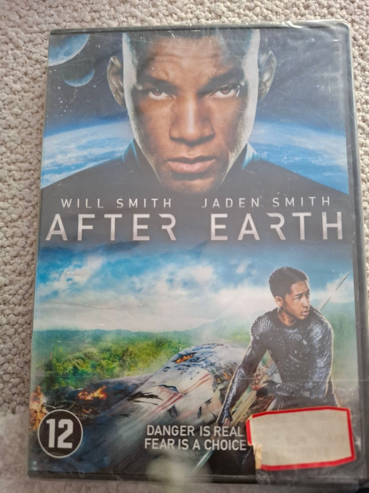 after earth nieuw in seal, Alle leeftijden, Ophalen of Verzenden, Zo goed als nieuw