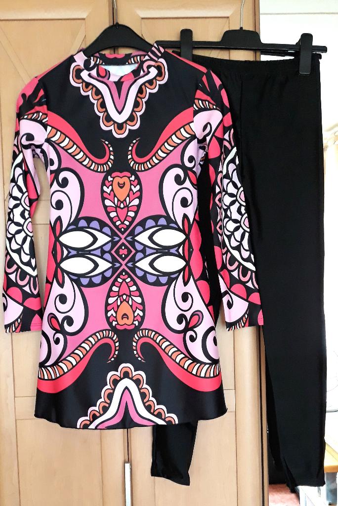 Mooie roze / zwarte burkini - Maat XS/ 164/170/176, Kleding | Dames, Badmode en Zwemkleding, Overige typen, Nieuw, Ophalen of Verzenden