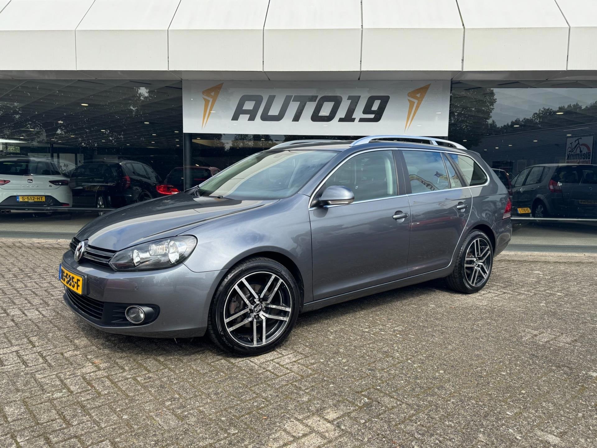 Volkswagen Golf Variant 1.6 TDI Highline BlueMotion, Auto's, Volkswagen, Voorwielaandrijving, Euro 5, Gebruikt, Grijs