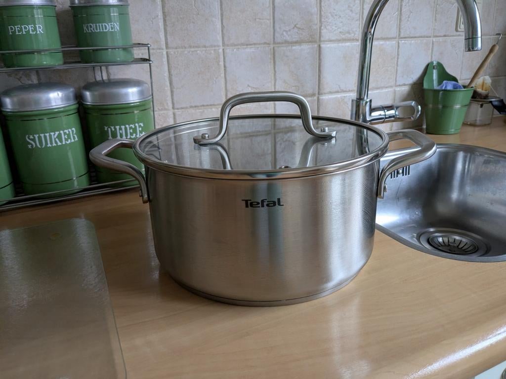 Grote Tefal kookpan / pan doorsnee 26 cm.( Nieuw ), Ophalen of Verzenden, Nieuw, Rvs, Kookpan of Snelkookpan
