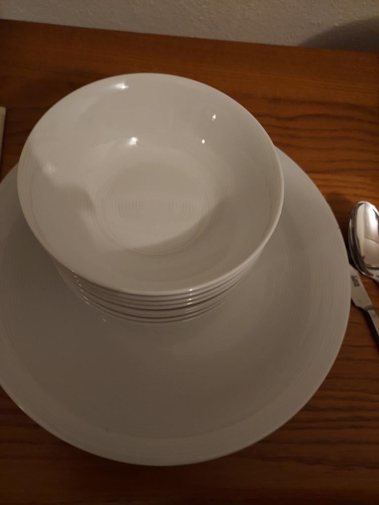 Casa mesa bestek en servies, Ophalen