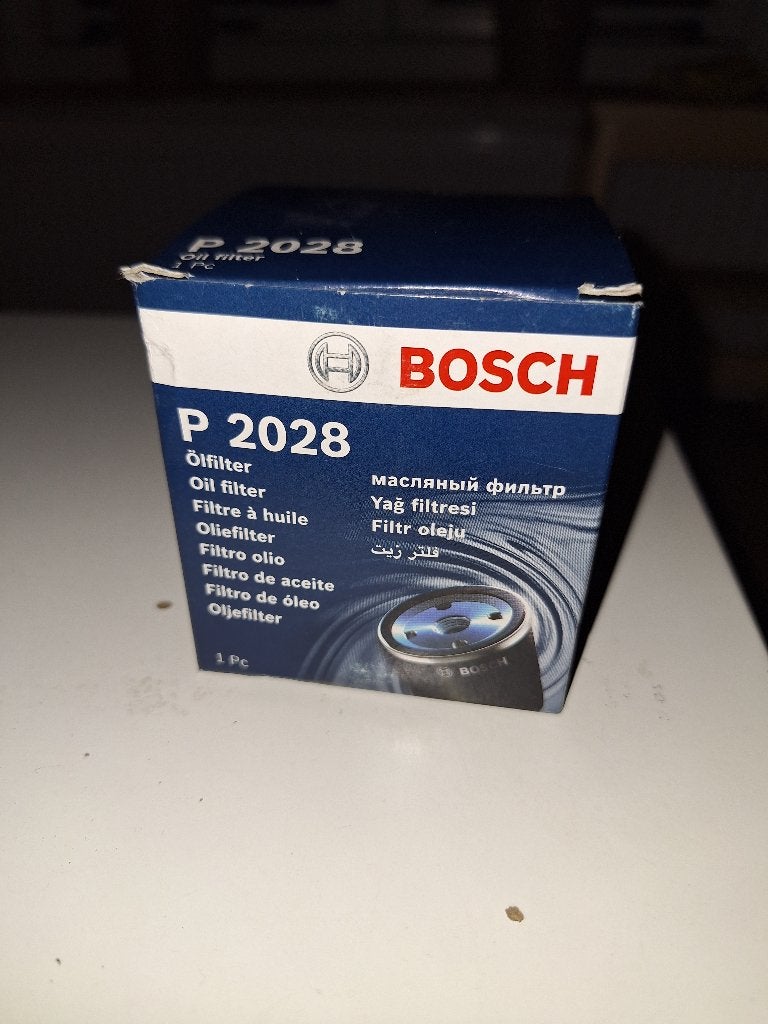 Bosch P2028 en MANN W 712/83 oliefilter, Ophalen of Verzenden, Nieuw