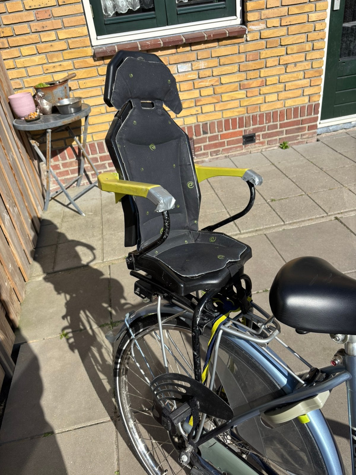 een GMG Yepp Maxi kinderzitje voor achterop de fiets., Ophalen, Gebruikt