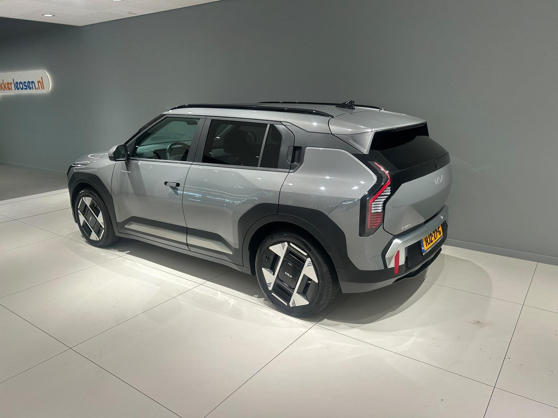 KIA Ev3 81,4 kWh 204pk Plus Advanced, Auto's, Kia, Zwart, 33 min, 68 pk, Origineel Nederlands